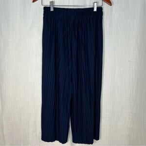 Fashion California NWT Navy Blue Pleated Gaucho Pants Size Small